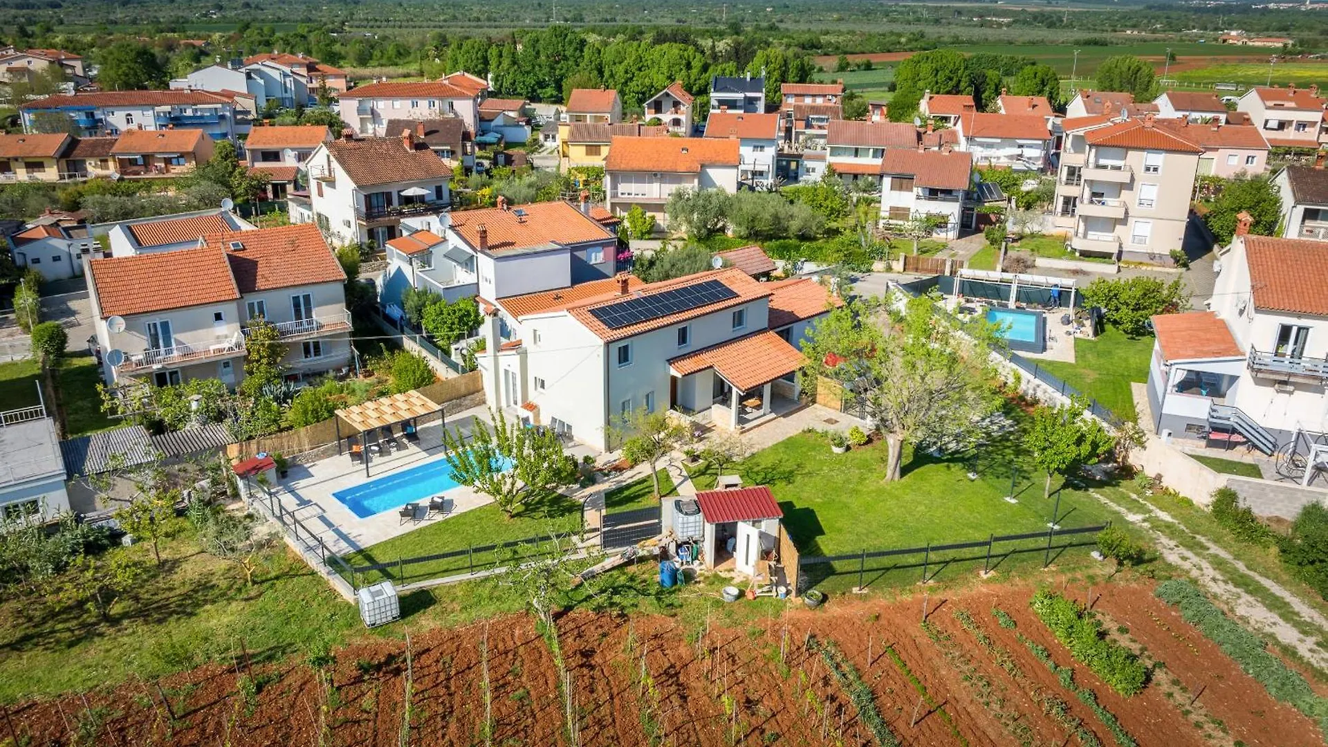 Vila A & E Valbandon Villa
