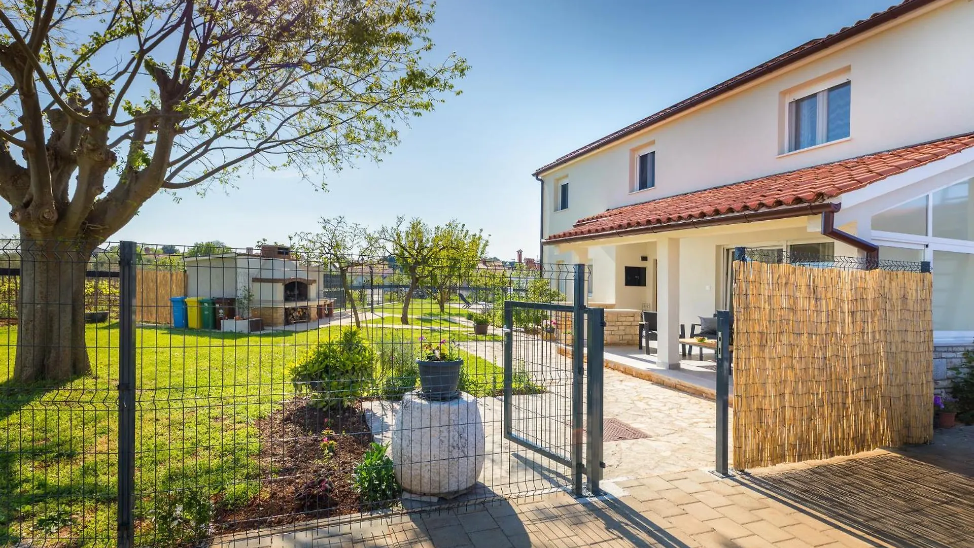 Valbandon Vila A & E