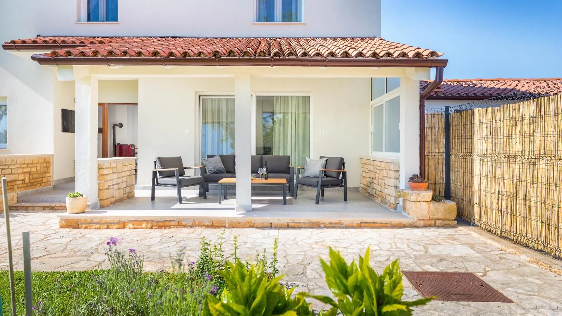 Vila A & E Valbandon Villa
